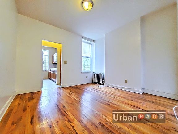 2nd image of 907 Saint Johns Pl #D2