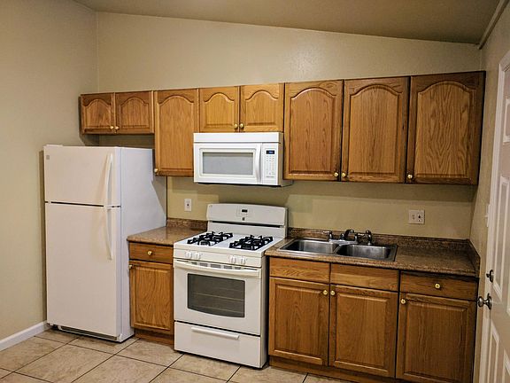 5th image of 2571 Fountain Ave Unit 2