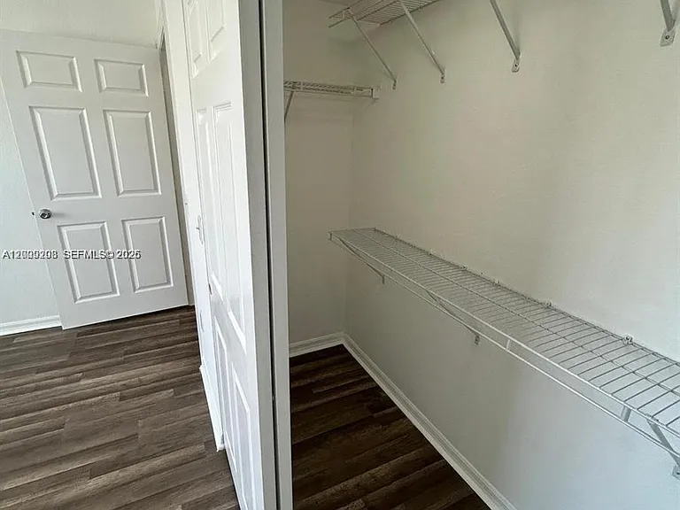 1002 Belmont Ln #1002 — Photo 10