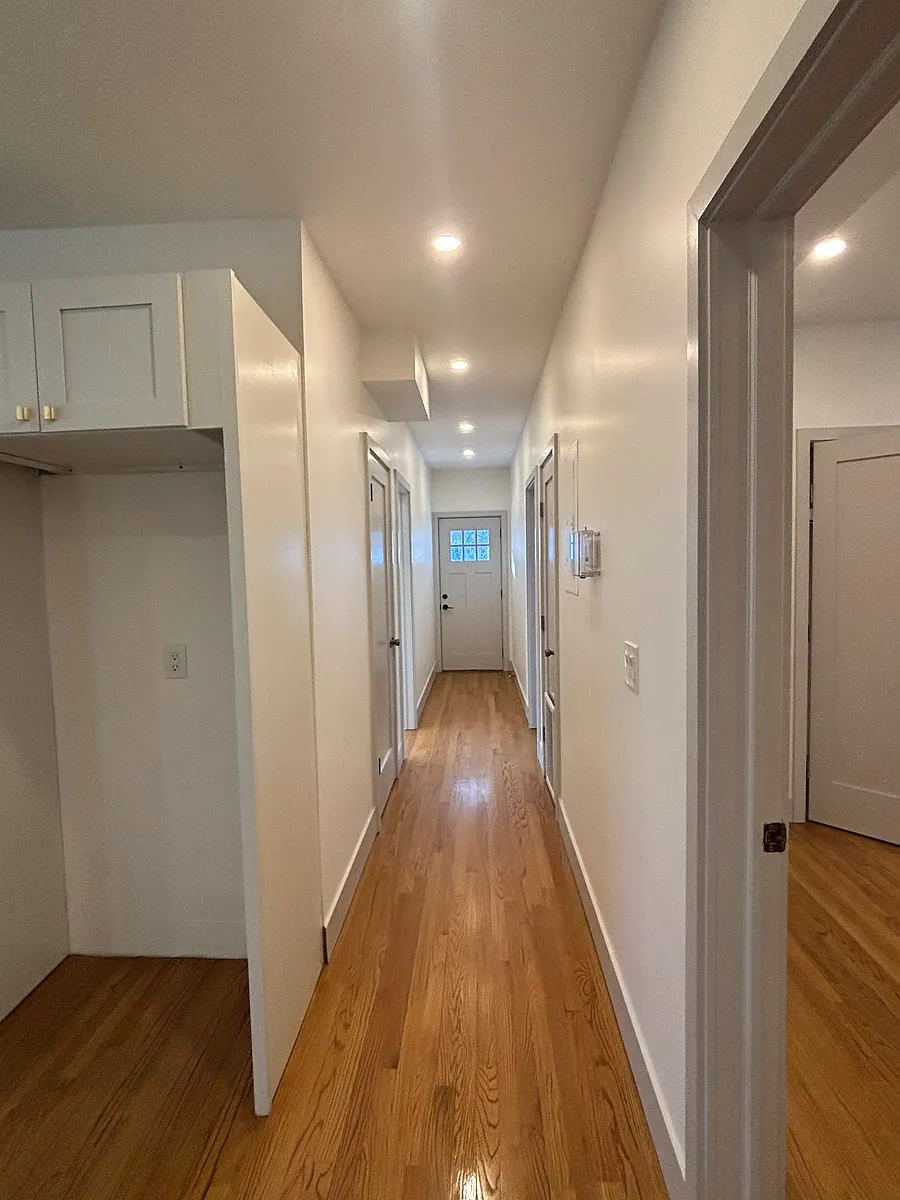 Building Photo - 61 Rowan St #1