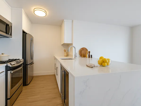 1735 York Avenue image 3 of 21