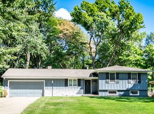 9519 Windsor St, Overland Park, KS 66206