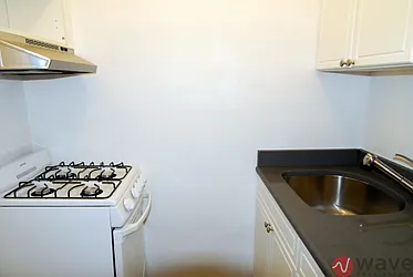 Rented by Wave Real Estate Group