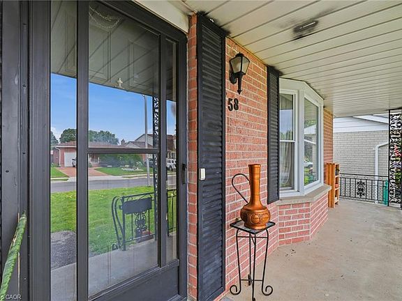 3rd image of 58 Vanier Pl