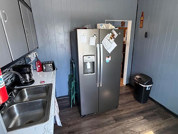 4th image of 403 S 6th St