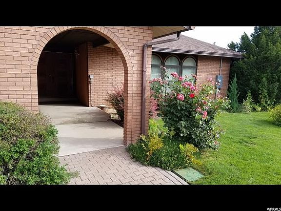 3rd image of 728 E Vista Dr