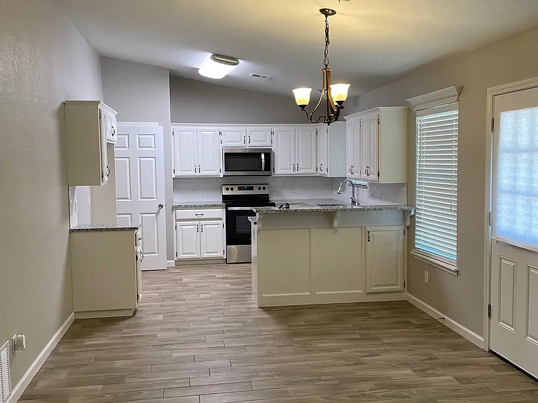 11364 Walters Ave — Photo 7