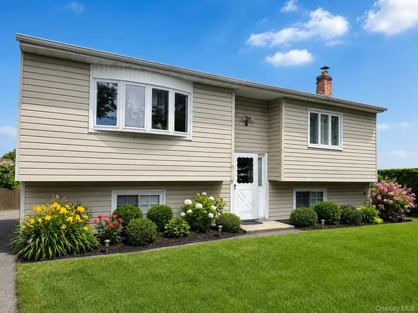 27 Pine Road, Amityville, NY 11701