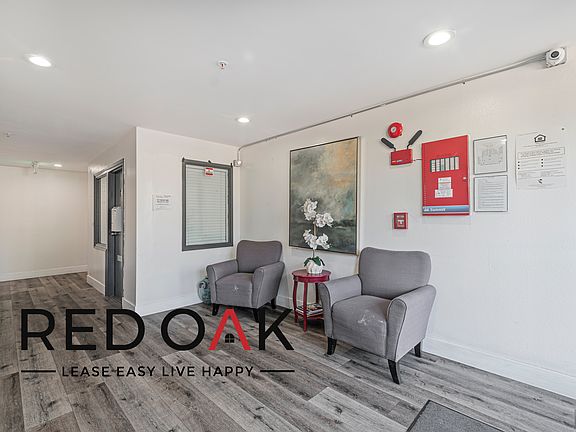 5th image of 224 N Maryland Ave APT 6