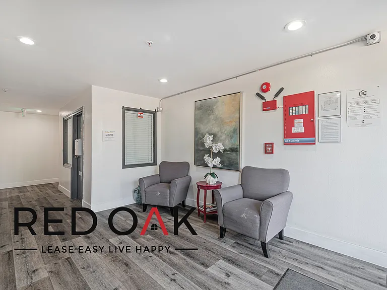 Charming Studio in The Heart Of Glendale — Photo 5