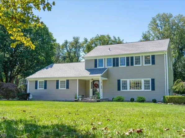 6 Gleneagles Dr, Clinton Twp., NJ 08833
