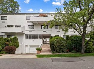 21 Canterbury Rd APT 15, Great Neck, NY 11021