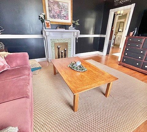 5th image of 1112 Batts Blvd