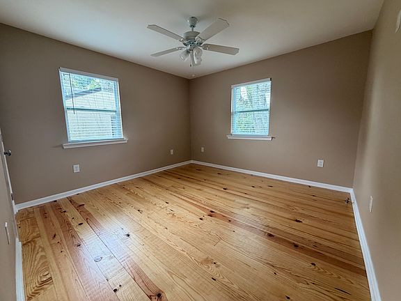 3rd image of 3606 Brady St