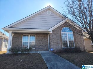 2222 Village Ln, Calera, AL 35040