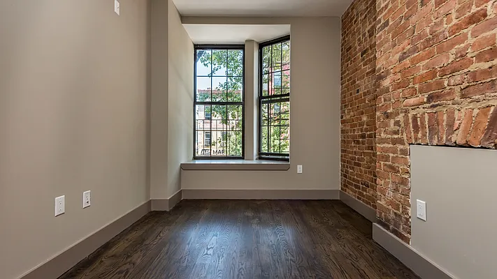Rented by Nooklyn NYC LLC | media 13