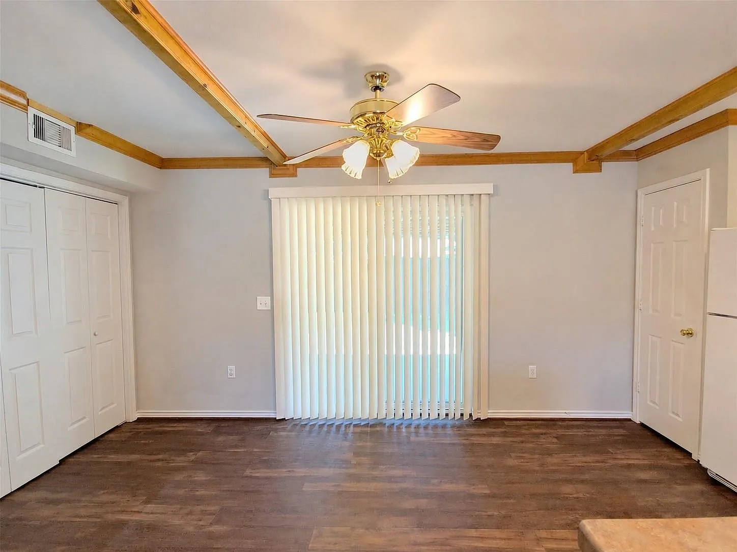 3 bed, 2.0 bath, 1300 sqft, $1,650 — Photo 3