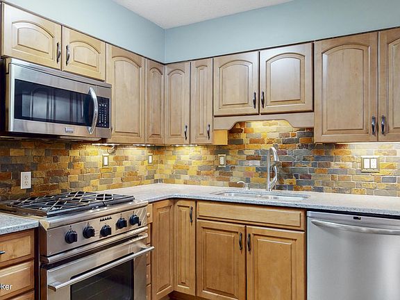 5th image of 10113 Settlers Crest Ln