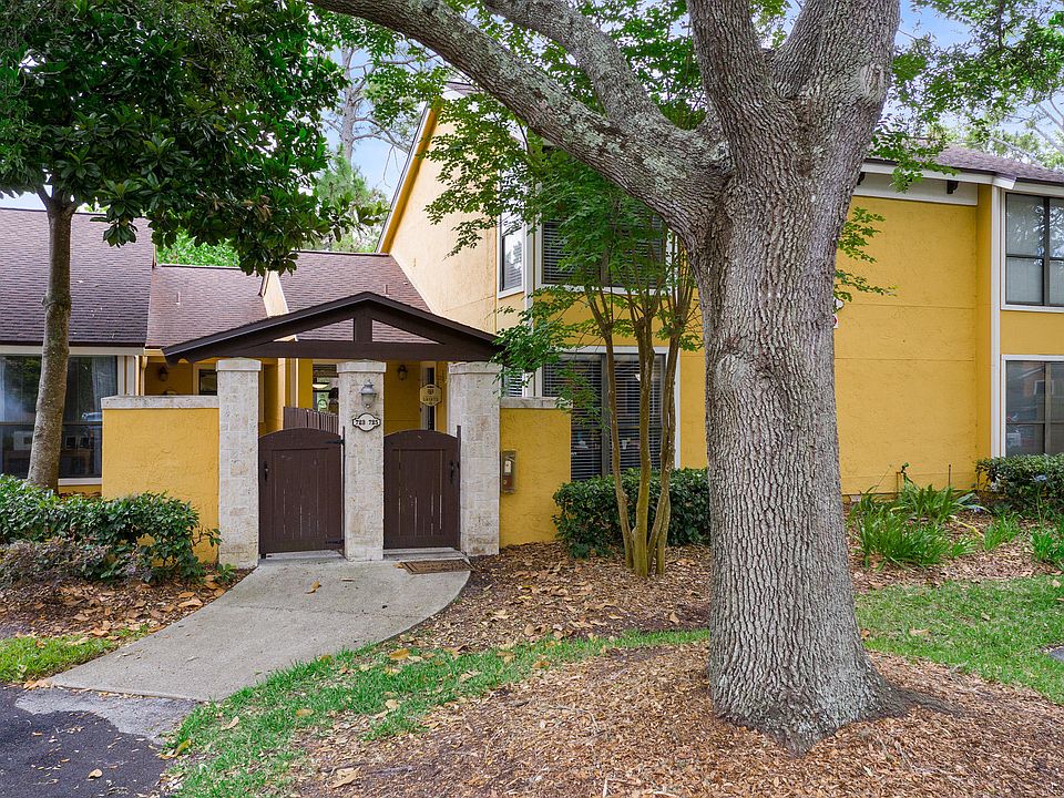 1st image of 725 Driftwood Cir