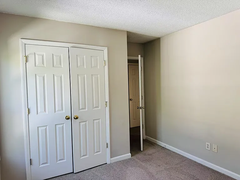 4644 Valley Stream Dr — Photo 13