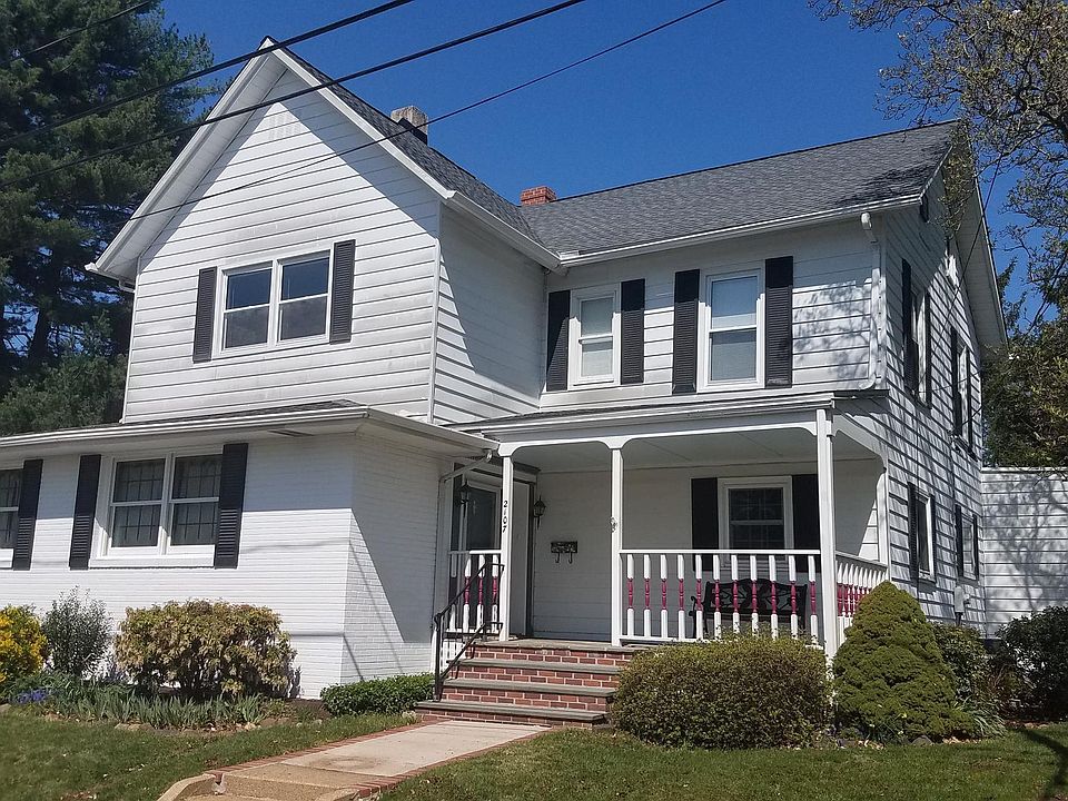1st image of 2107 Walmsley Dr