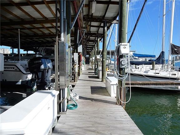 3rd image of 200 Windward Psge #103