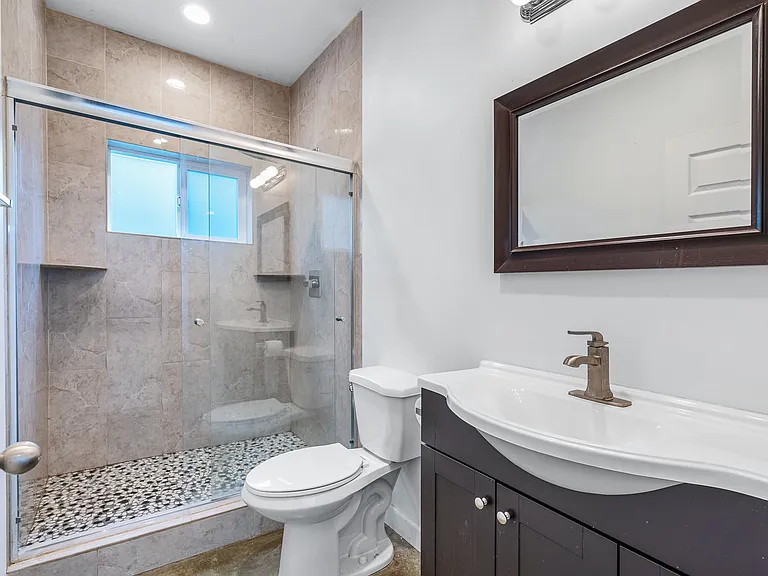 8617 Lasaine Ave — Photo 14
