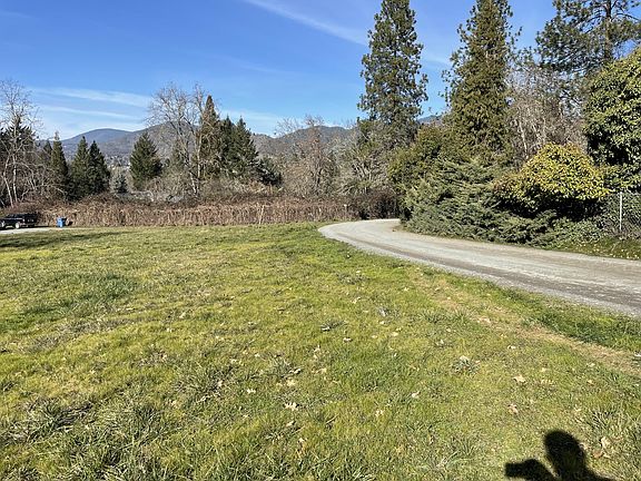 3rd image of 165 Canyon Dr