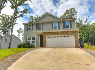 7601 Denbur Dr, Charlotte, NC 28227