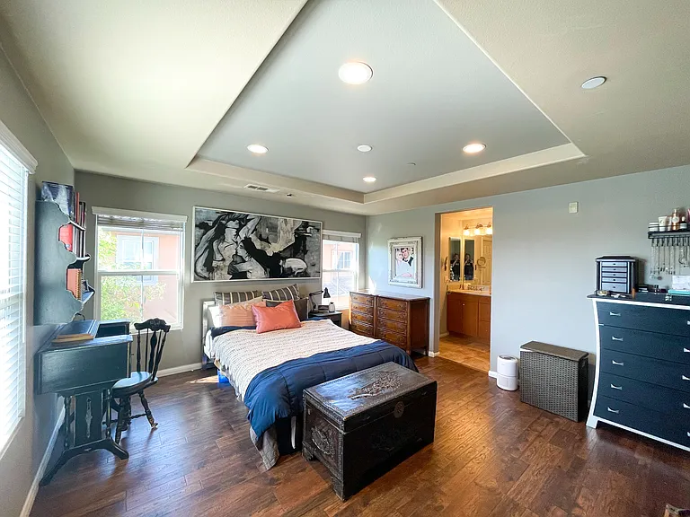 710 S San Fernando Blvd #101 — Photo 12