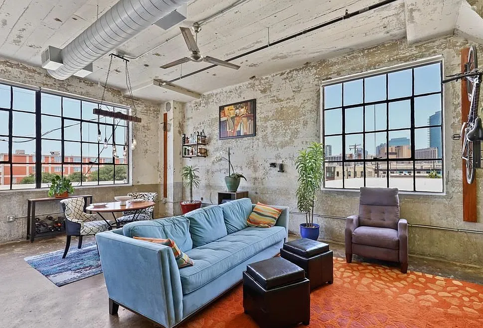 Apartment for Rent — Photo 1