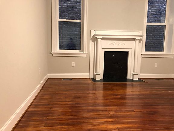 5th image of 2810 Ellwood Ave