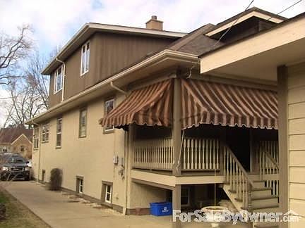 Rear View
						:
						Retractable awnings for additional shade if desired.