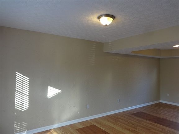 3rd image of 59 Daisy Dr SW