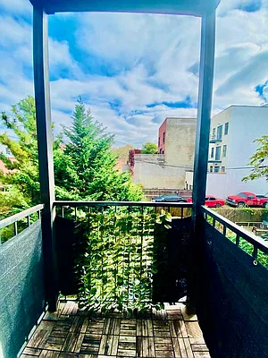 Rented by Zjama Realty Corp | media 1