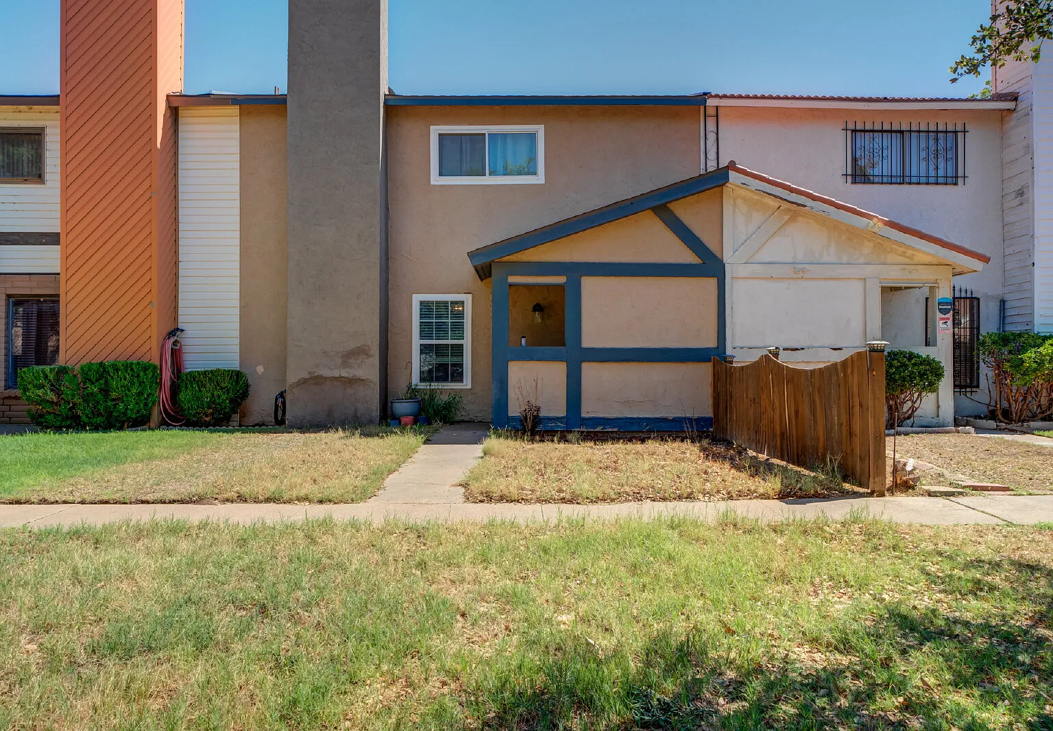 2 bed, 2.5 bath, 1519 sqft, $1,495 — Photo 2
