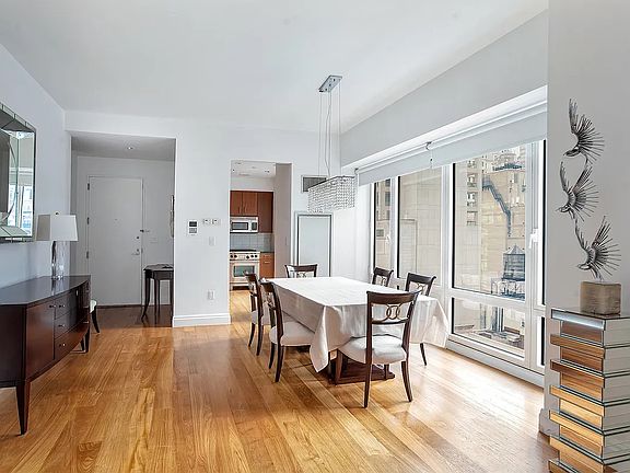 3rd image of 33 W 56th St APT 14B