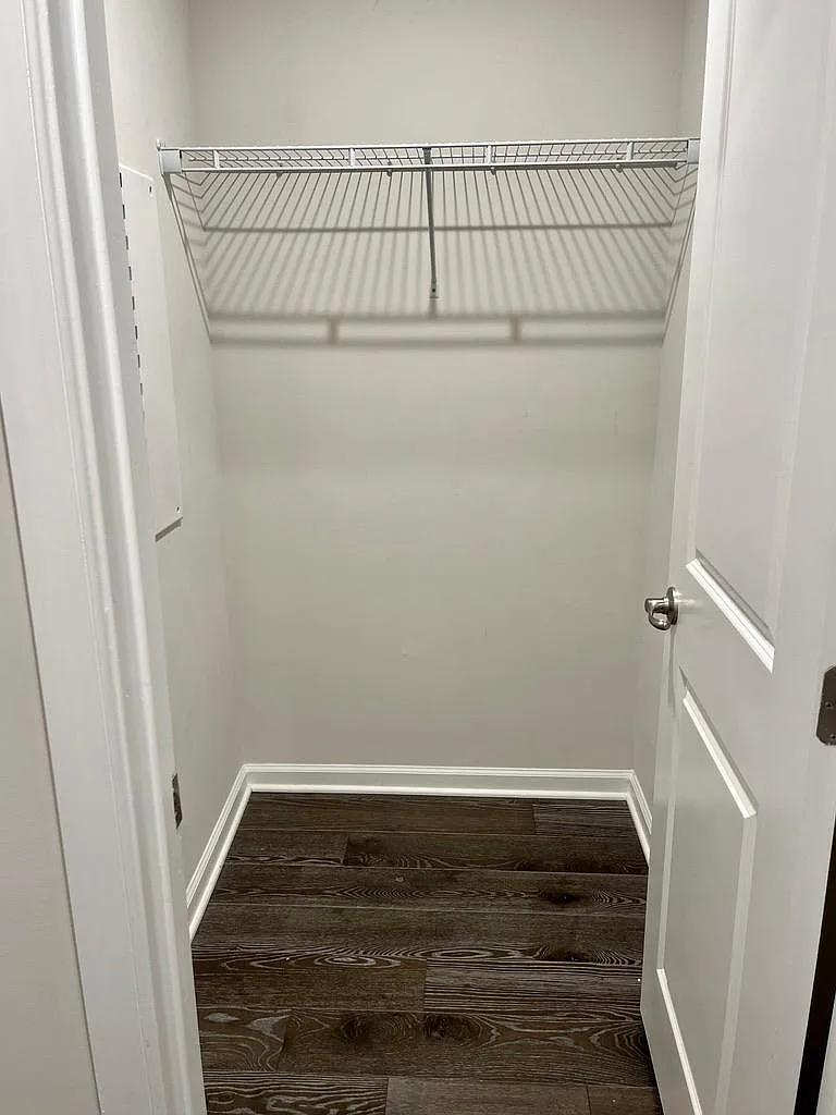 106 Almond Dr — Photo 3