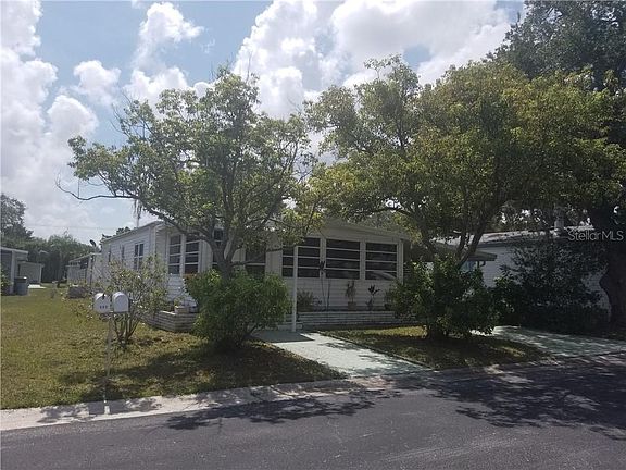 3rd image of 133 Oakwood Ln