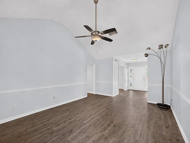 4810 Golden Leaf Ln — Photo 9