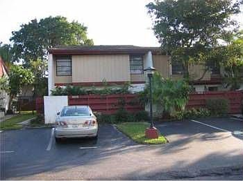 1st image of 3008 Willow Ln