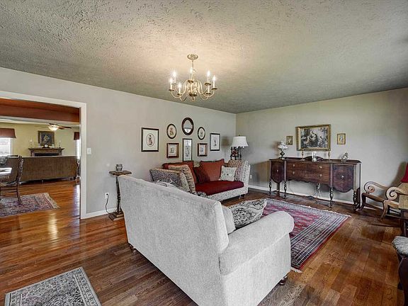 2nd image of 300 Bell Hite Ave