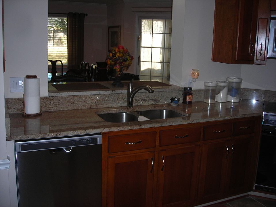 2nd image of 441 Amelia Dr E