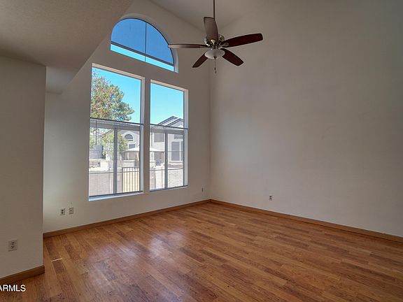 3rd image of 510 S SUNRISE Drive