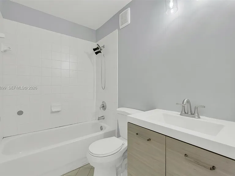 2910 SE 13th Rd #205-44 — Photo 11