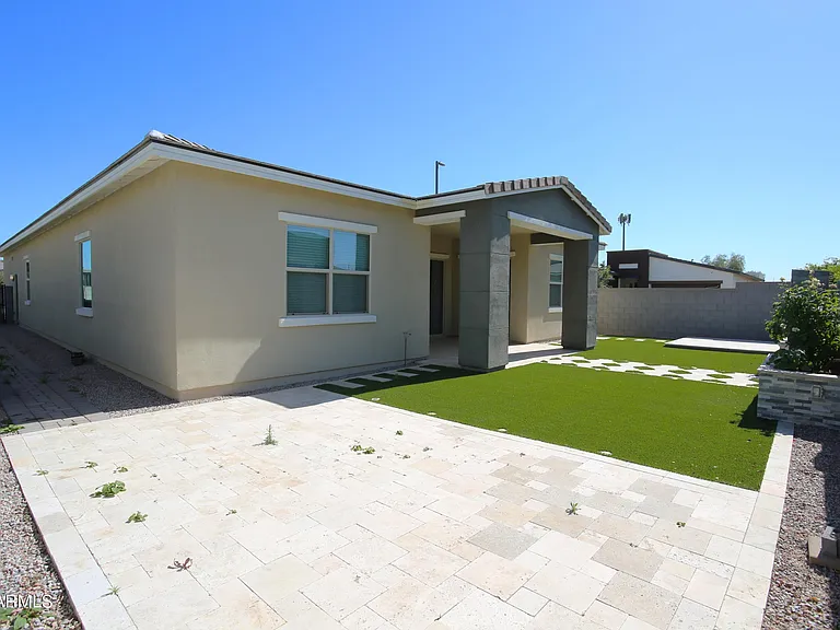 1201 E Cherrywood Pl — Photo 49