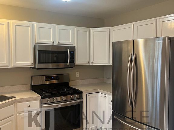 3rd image of 513 N Reese St