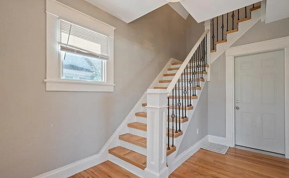 2215 East 17th Street - A — Photo 3