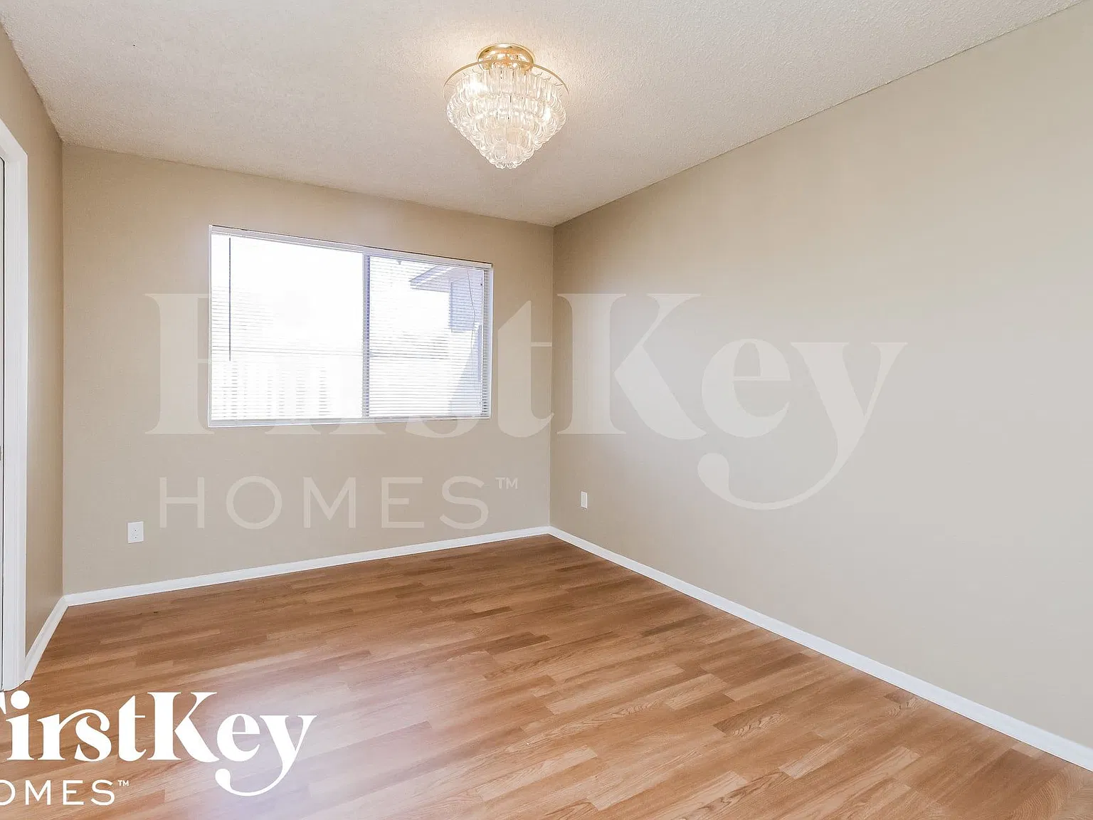 4 bed, 2.0 bath, 1978 sqft, $3,130 — Photo 4