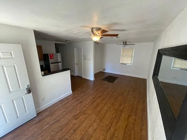 3 bed, 2.0 bath, 1584 sqft, $1,700 — Photo 3